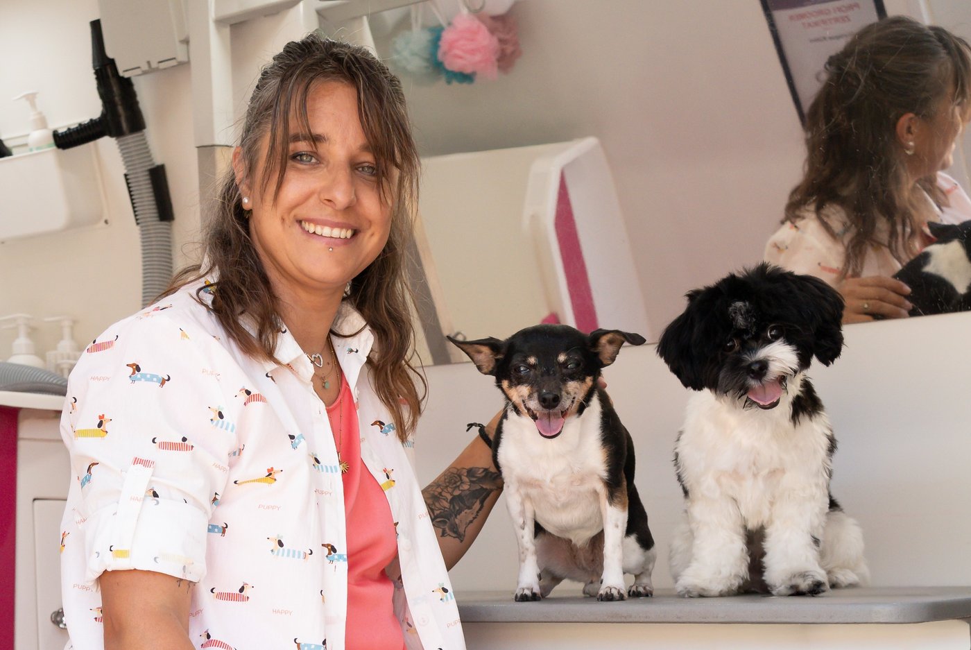 Monique mit ihren Hunden